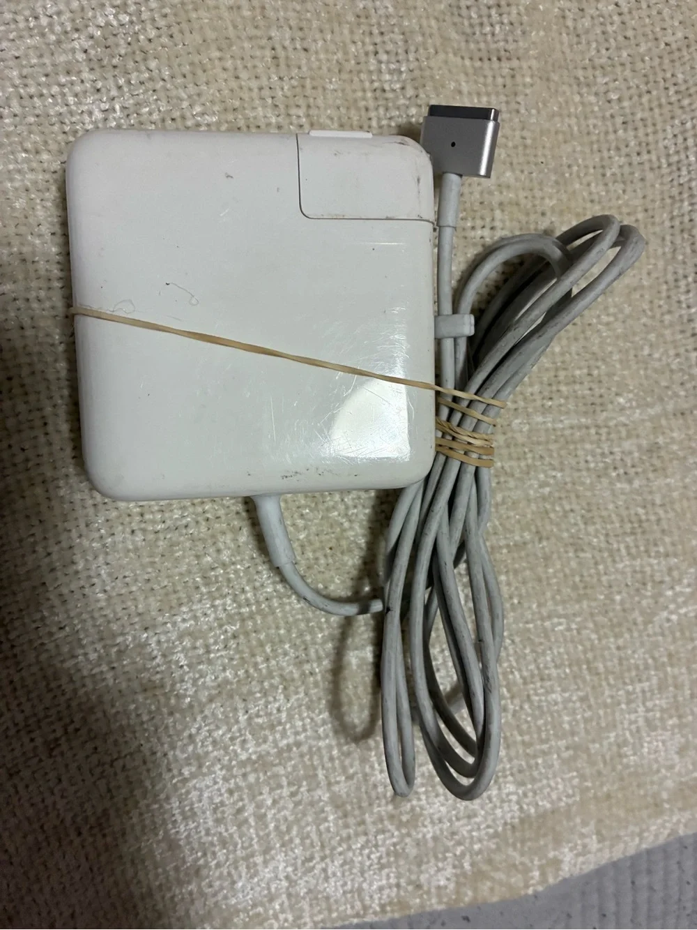 White Magnetic Power Adapter Charger for Tablet